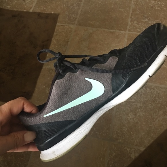 Nike shoes grey black green gel sole - Picture 4 of 9